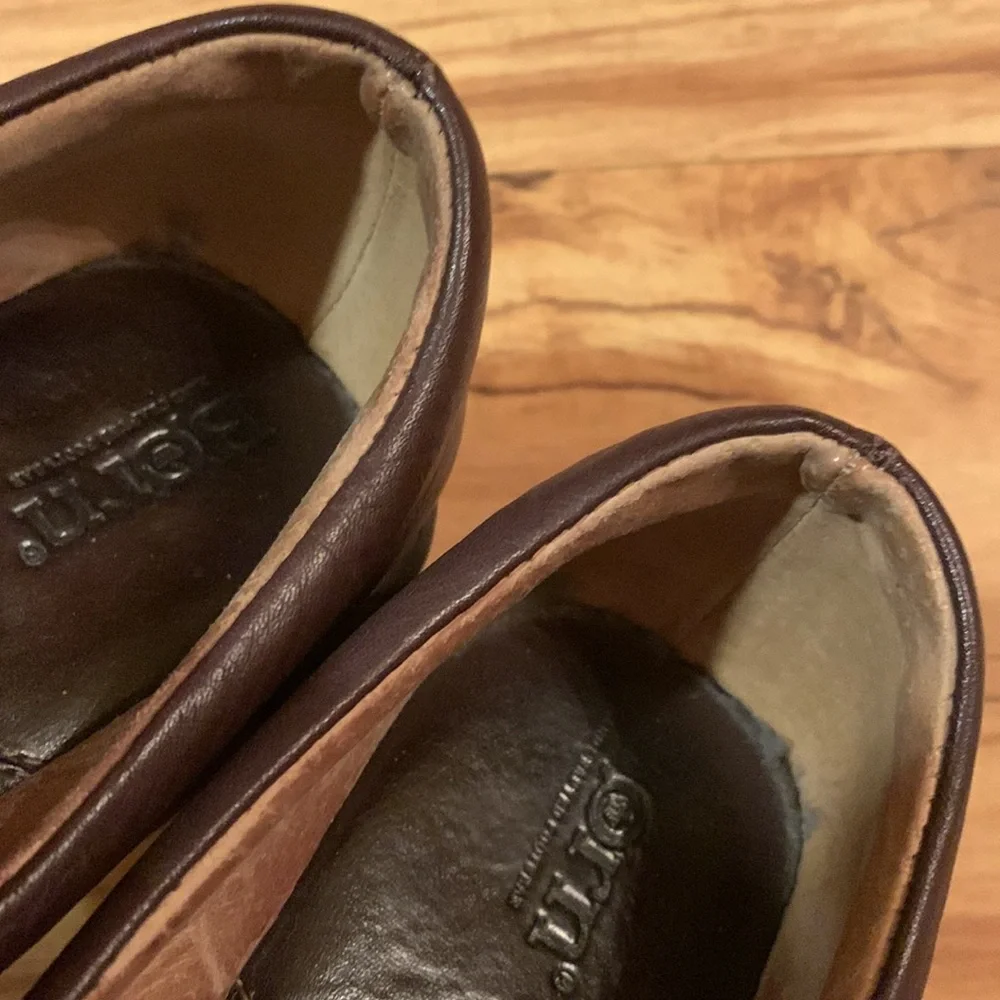 Born size 39 / 8 slip on brown pebbled leather 2.25” wedge shoes loafers EUC
